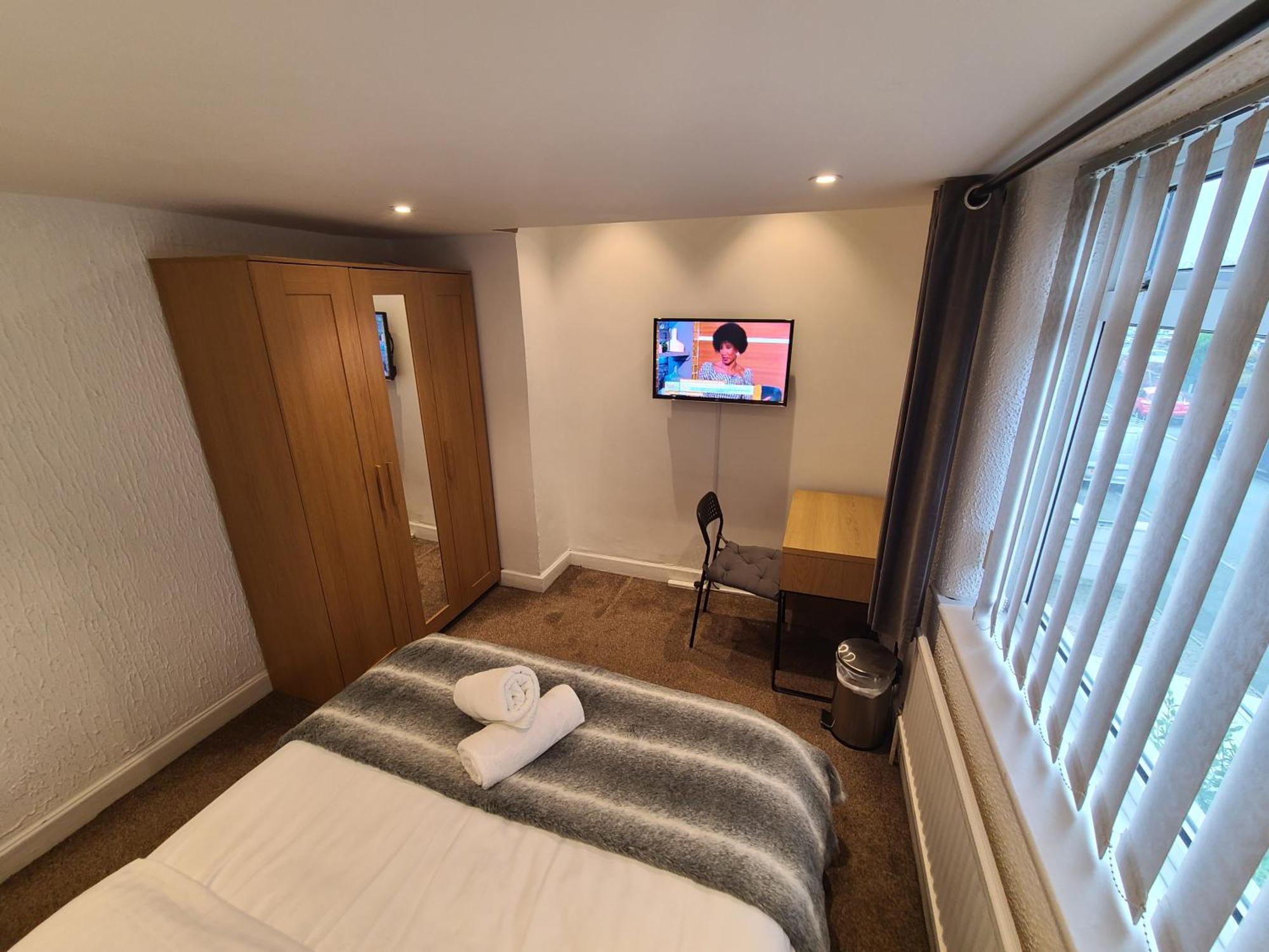 Grand Near Etihad Stadium Coop Live Droylsden ภายนอก รูปภาพ